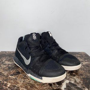 Nike Boys Kyrie 3 GS 859466-018 Black Sneaker Shoes Lace Up Low Top Size 6.5 Y